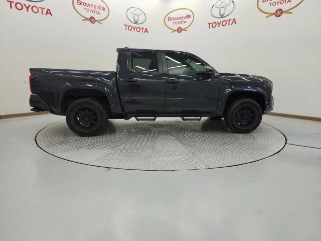 Used 2025  Toyota SR5 image 3
