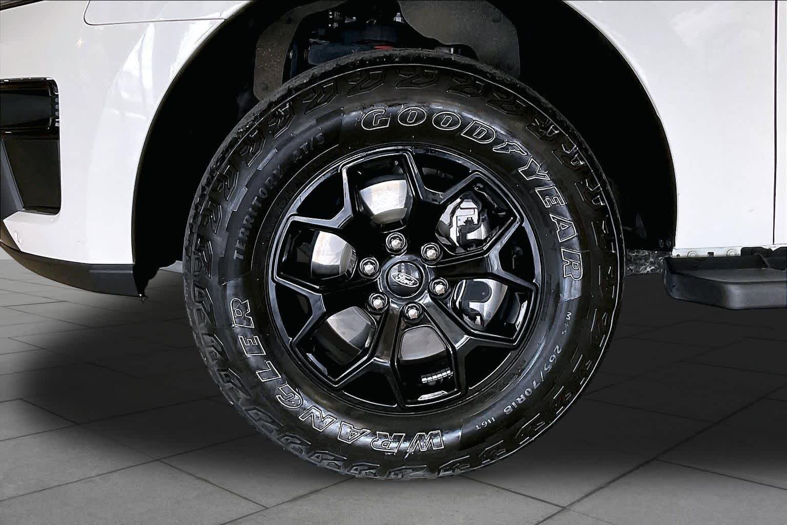 Used 2022 Star White Metallic Tri-Coat Ford Timberline image 10