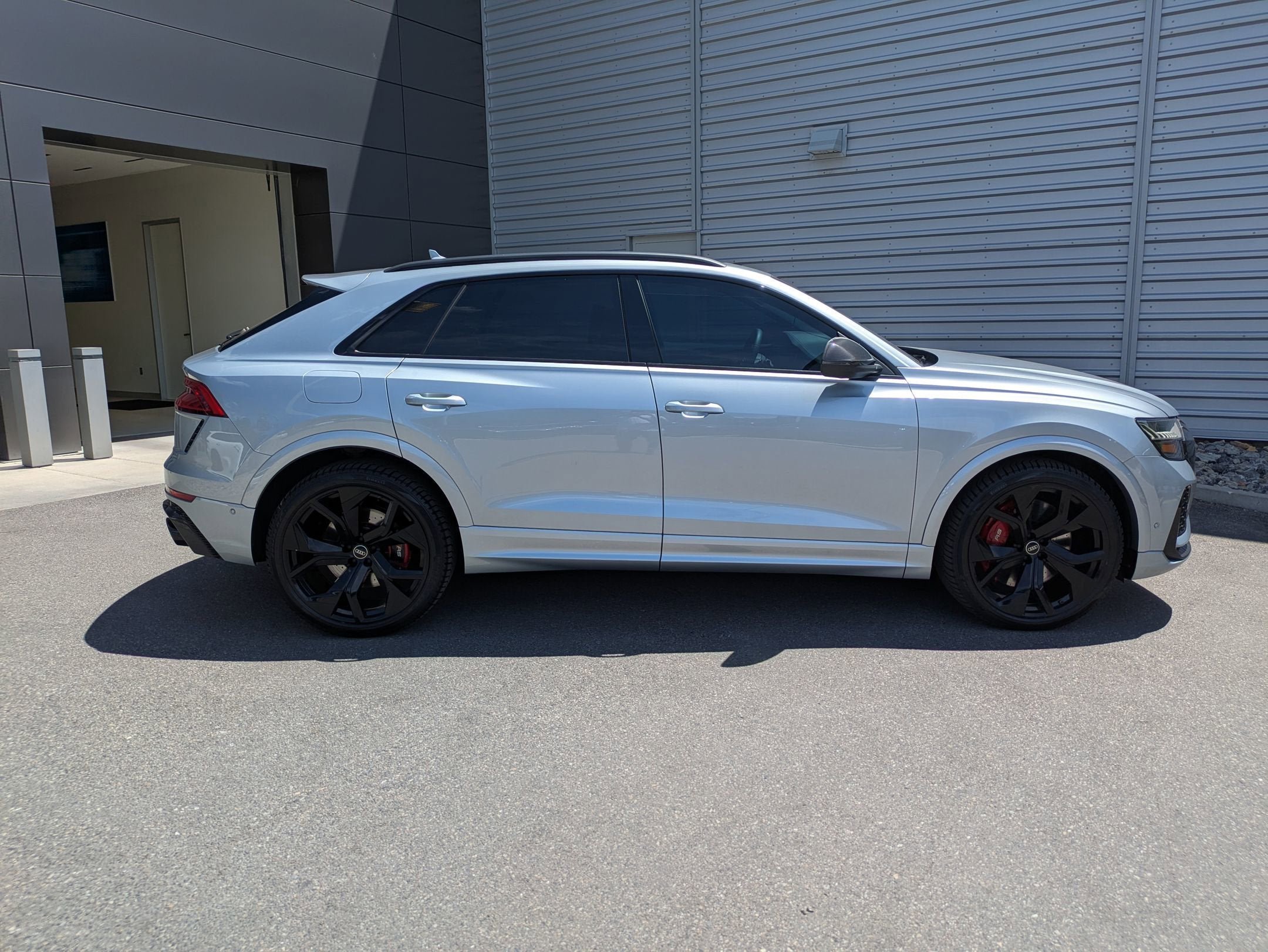 Used 2024 Satellite Silver Metallic Audi 4.0 TFSI quattro image 4