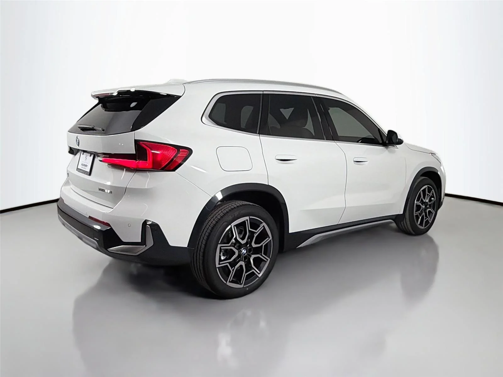 New 2026 Alpine White BMW xDrive28i image 5