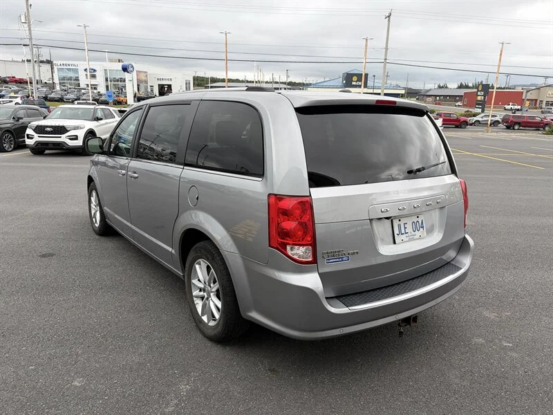 Used 2019 Grey Dodge SXT 35th Anniversary Edition image 5