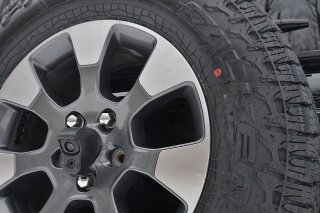Used 2022 Black Jeep Unlimited Sahara image 30