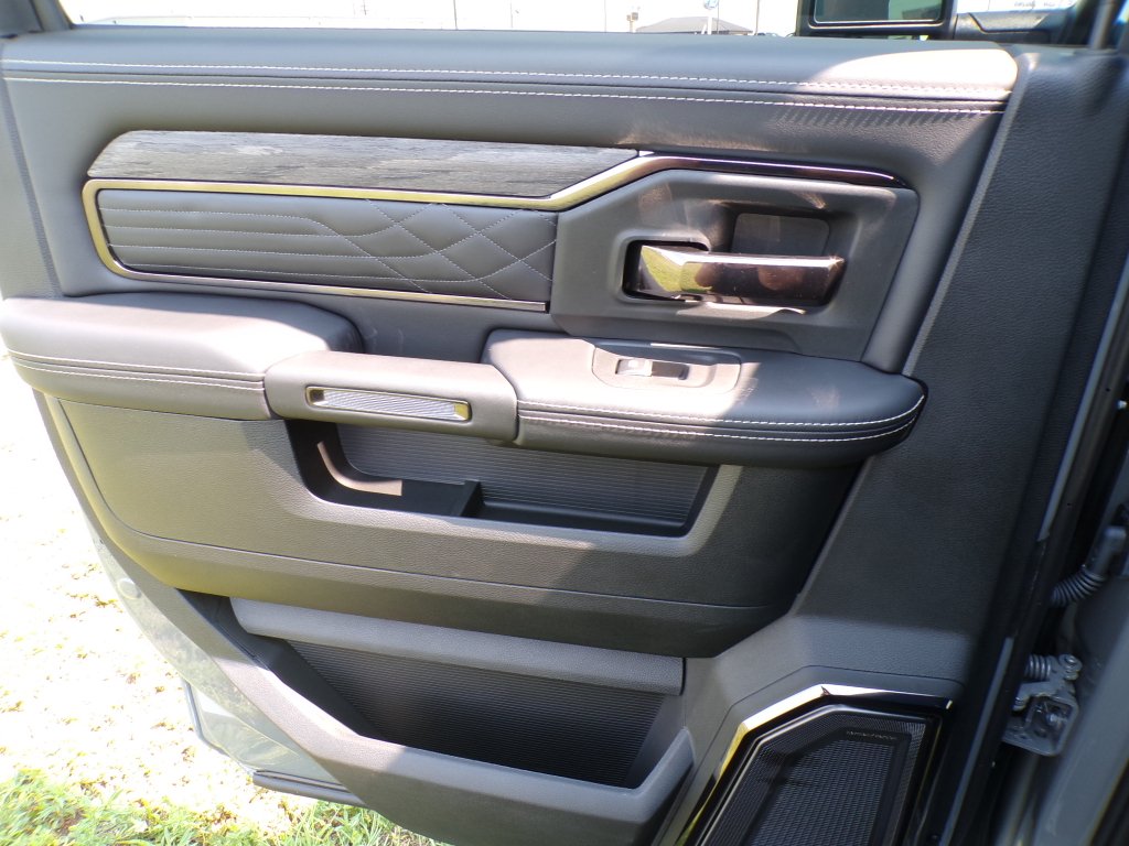 New 2026 Ceramic Gray Clear-Coat Exterior Paint RAM Limited image 14