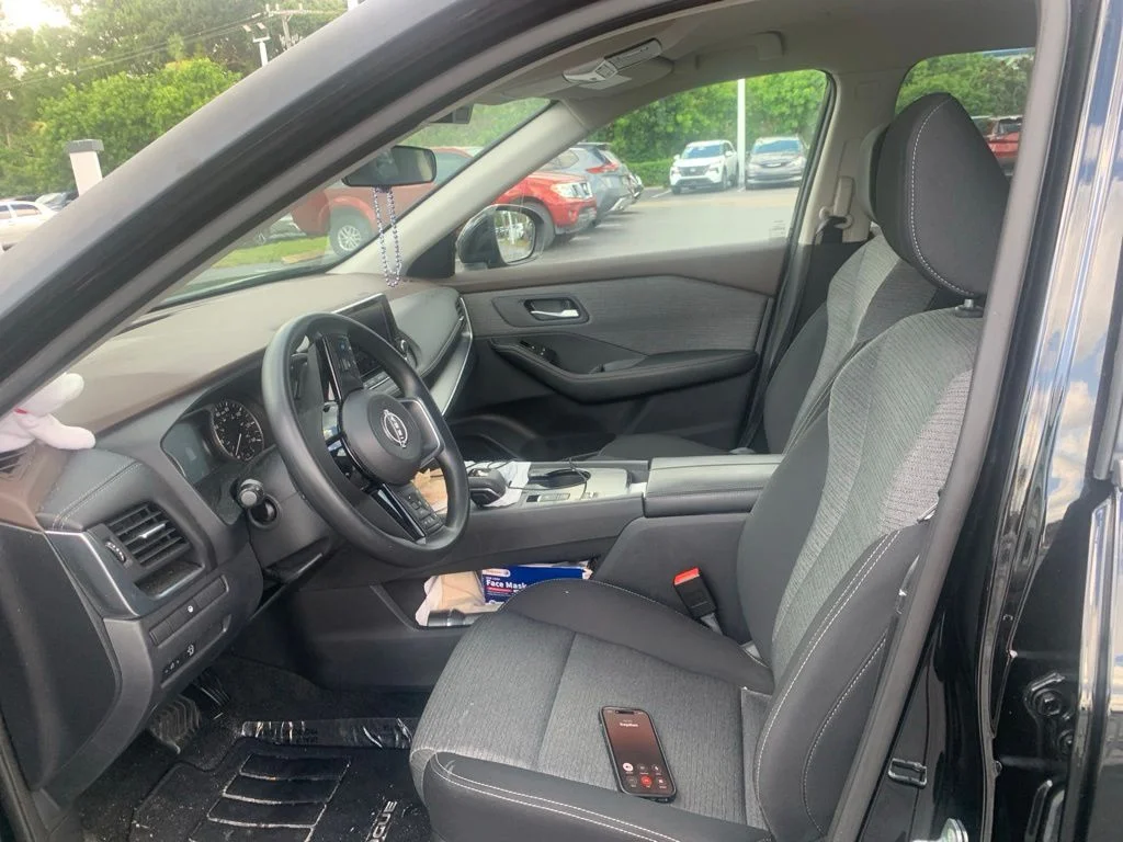 Used 2023 Black Nissan SV image 5