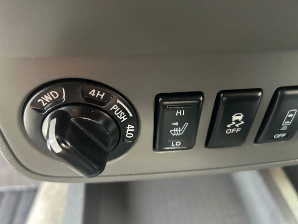 Used 2017 Glacier White Nissan  image 23