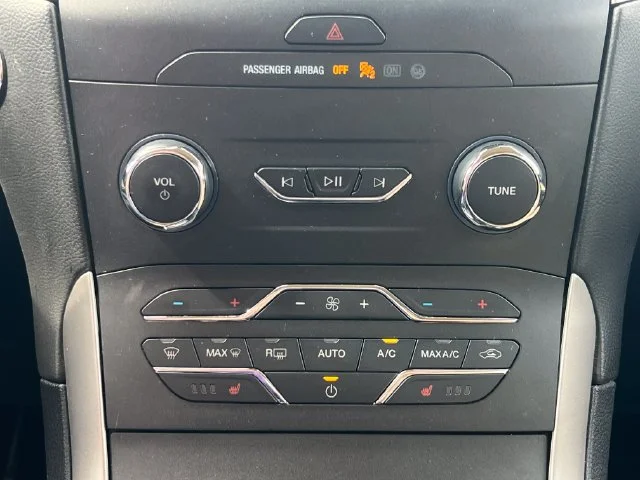 Used 2020 Red Ford SEL image 21
