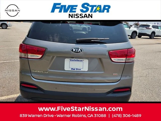 Used 2018 Silver Kia LX image 10