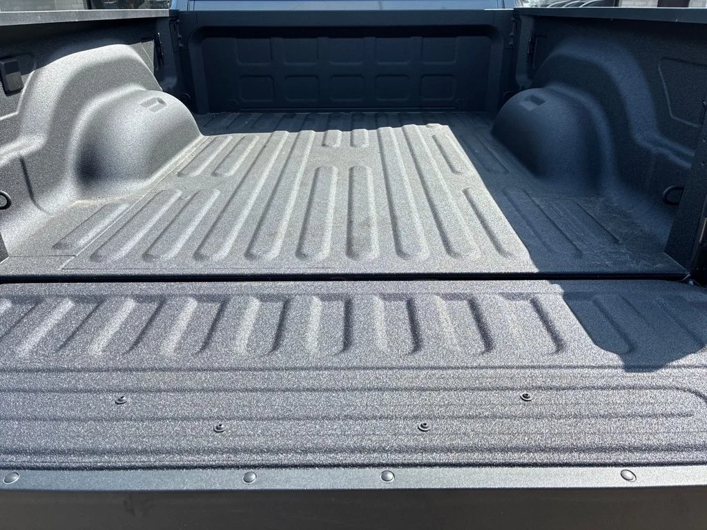 New 2026 Granite Crystal Metallic Clear-Coat Exterior Paint RAM Big Horn image 23