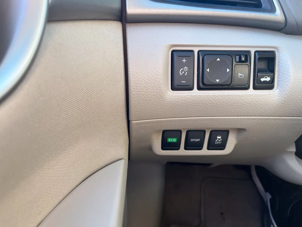 Used 2014 Blue Nissan SV image 11