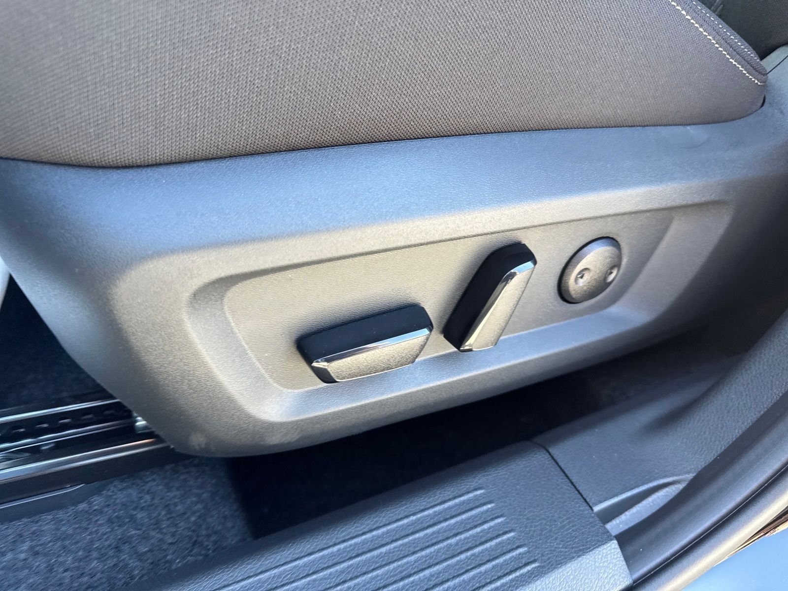 New 2026 Nissan Rogue SV 4D Sport Utility