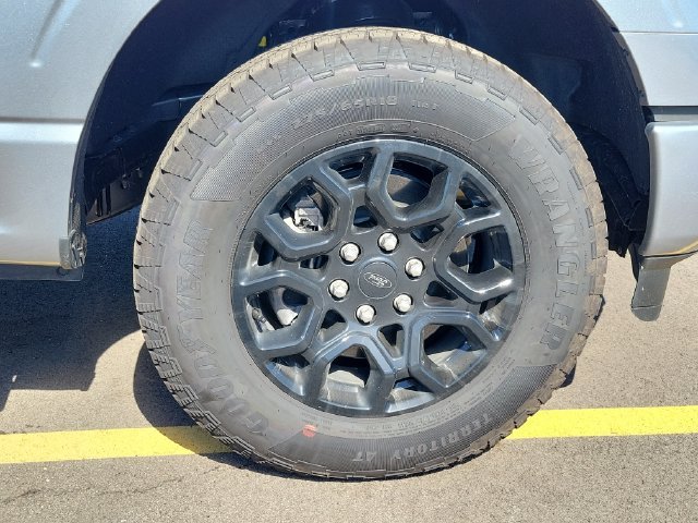 New 2026 Iconic Silver Metallic Ford XLT image 39