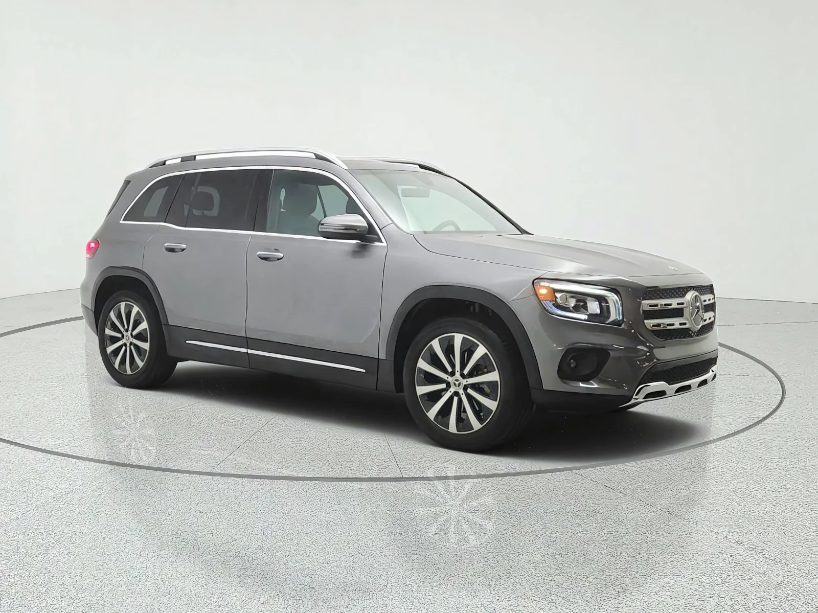 Used 2022 Mountain Grey Metallic Mercedes-Benz GLB 250 SUV image 3