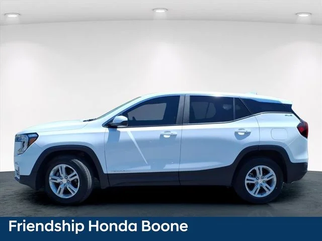 Used 2023 White GMC SLE image 14
