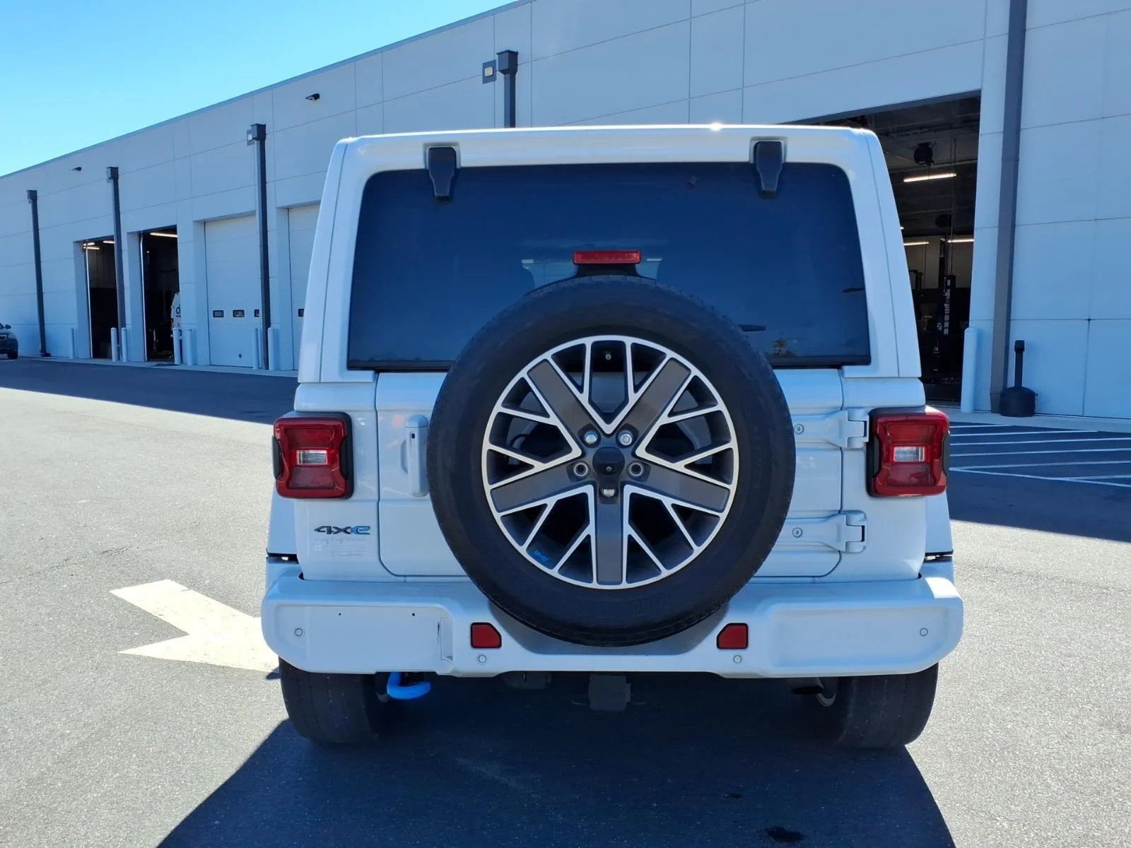 Used 2023 Bright White Clearcoat Jeep Sahara High Altitude image 15