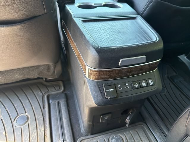 Used 2025 Black Toyota Platinum image 9