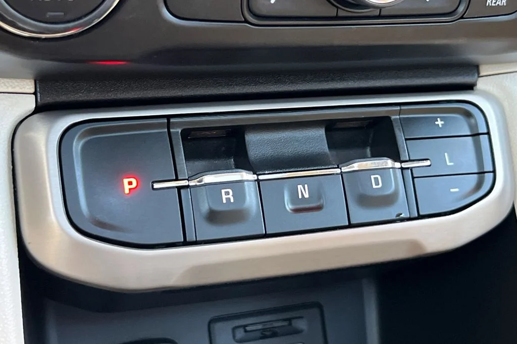 Used 2022 Red GMC Denali image 25