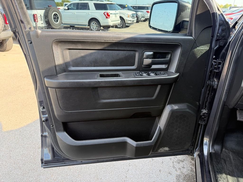 Used 2019 Gray Ram Tradesman image 6
