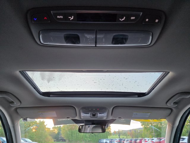 Used 2022 Silver Kia S image 24