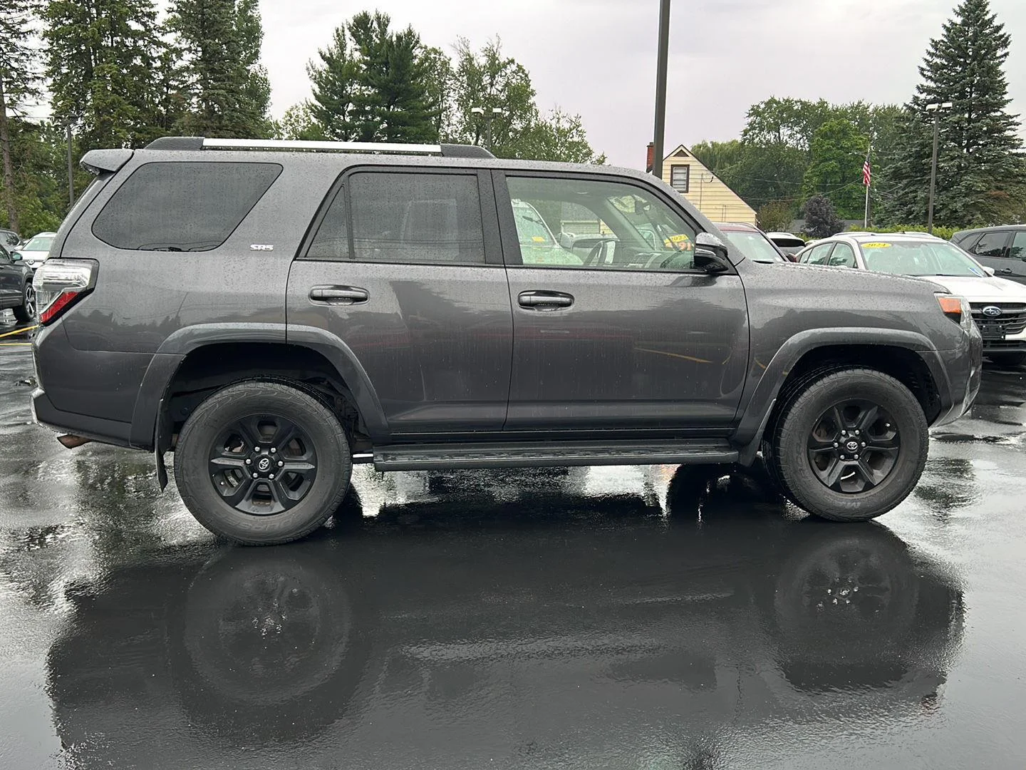 Used 2019 Magnetic Gray Metallic Toyota SR5 Premium image 8