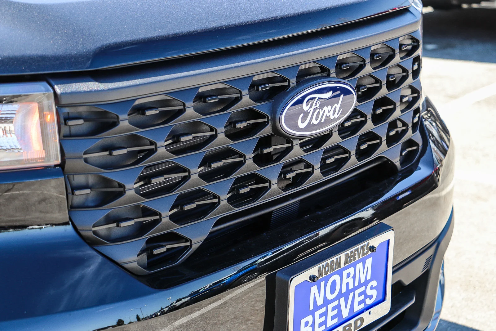 New 2026 Shadow Black Ford XLT image 5