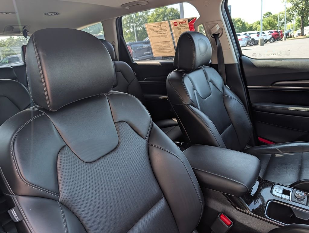 Used 2023 Black Kia S image 21