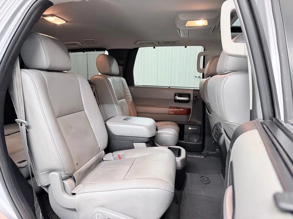 Used 2018 Silver Sky Metallic Toyota Platinum image 43