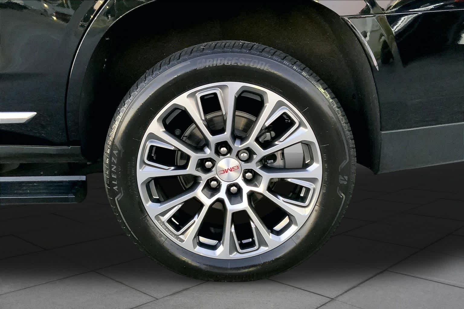 Used 2025 Onyx Black GMC Denali image 10