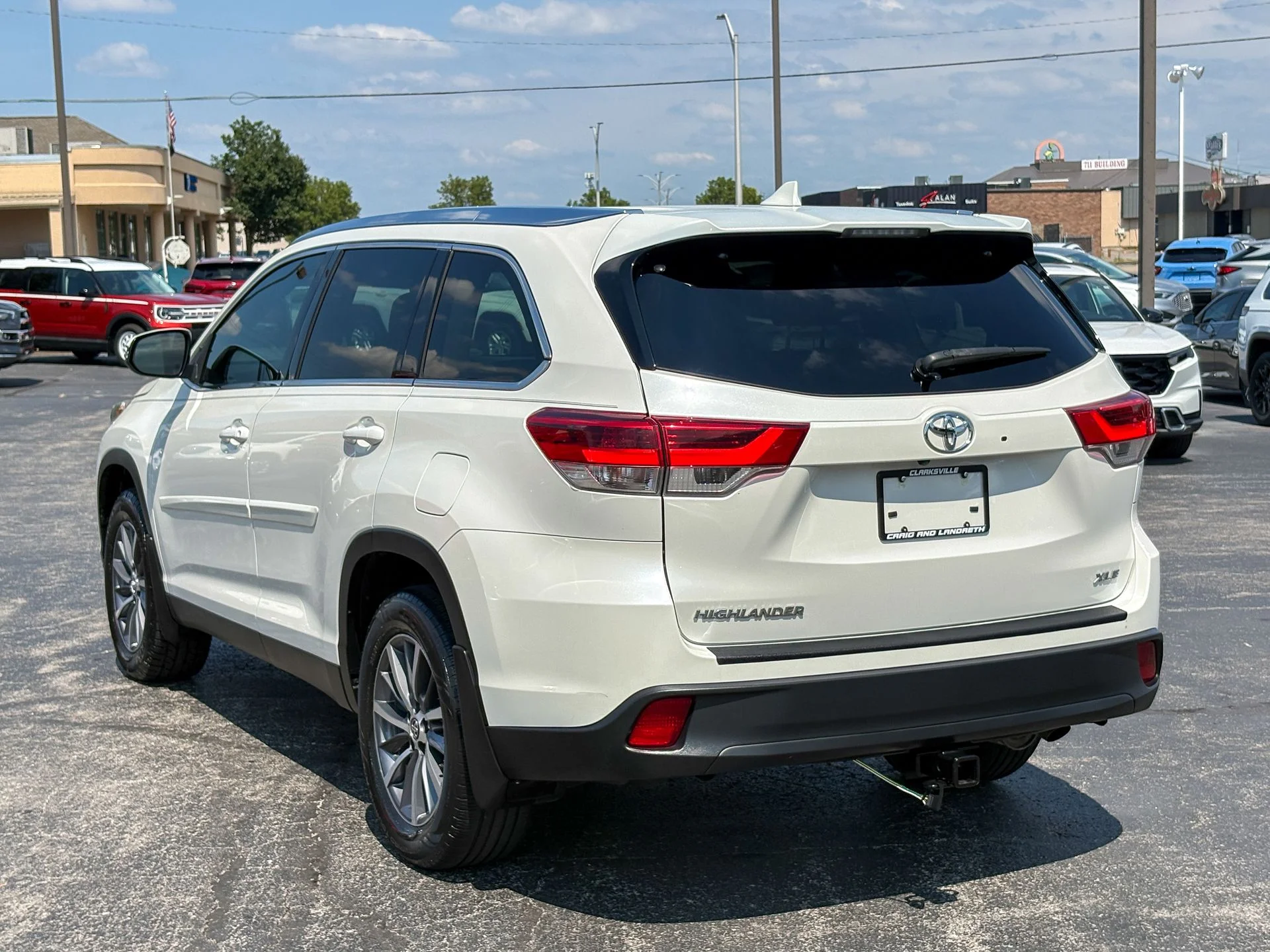 Used 2019 White Toyota XLE image 8