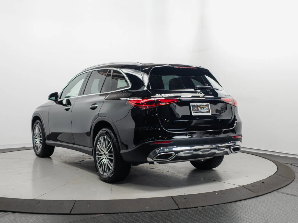 Certified Used 2026 Black Mercedes-Benz GLC 300 image 29