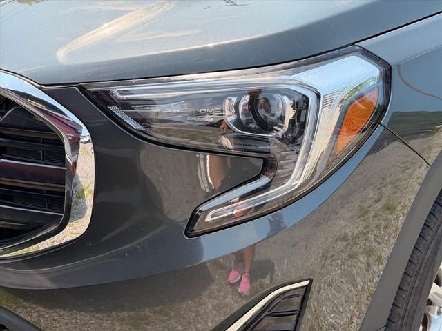 Used 2021 Gray GMC SLE image 5