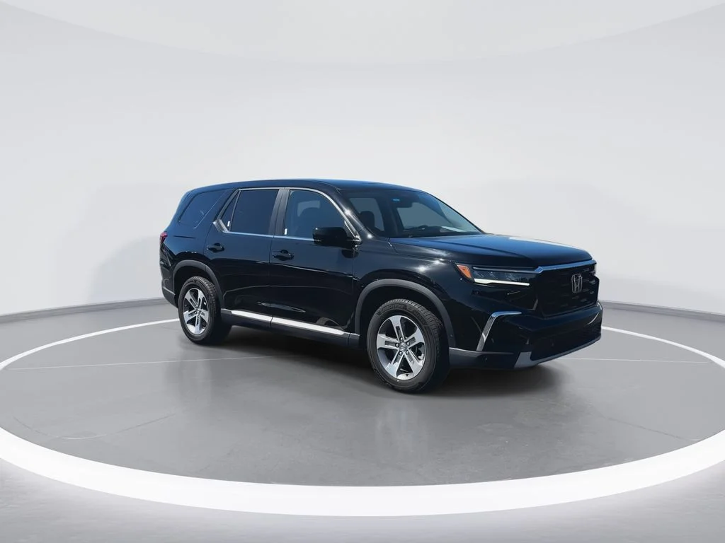 Used 2023 Black Honda EX-L image 2