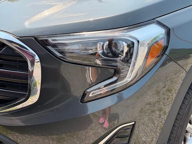 Used 2021 Gray GMC SLE image 5