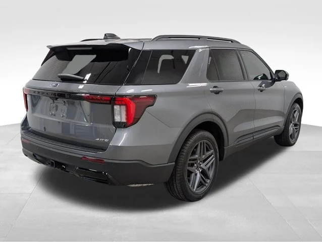 New 2026 Carbonized Gray Metallic Ford ST-Line image 49