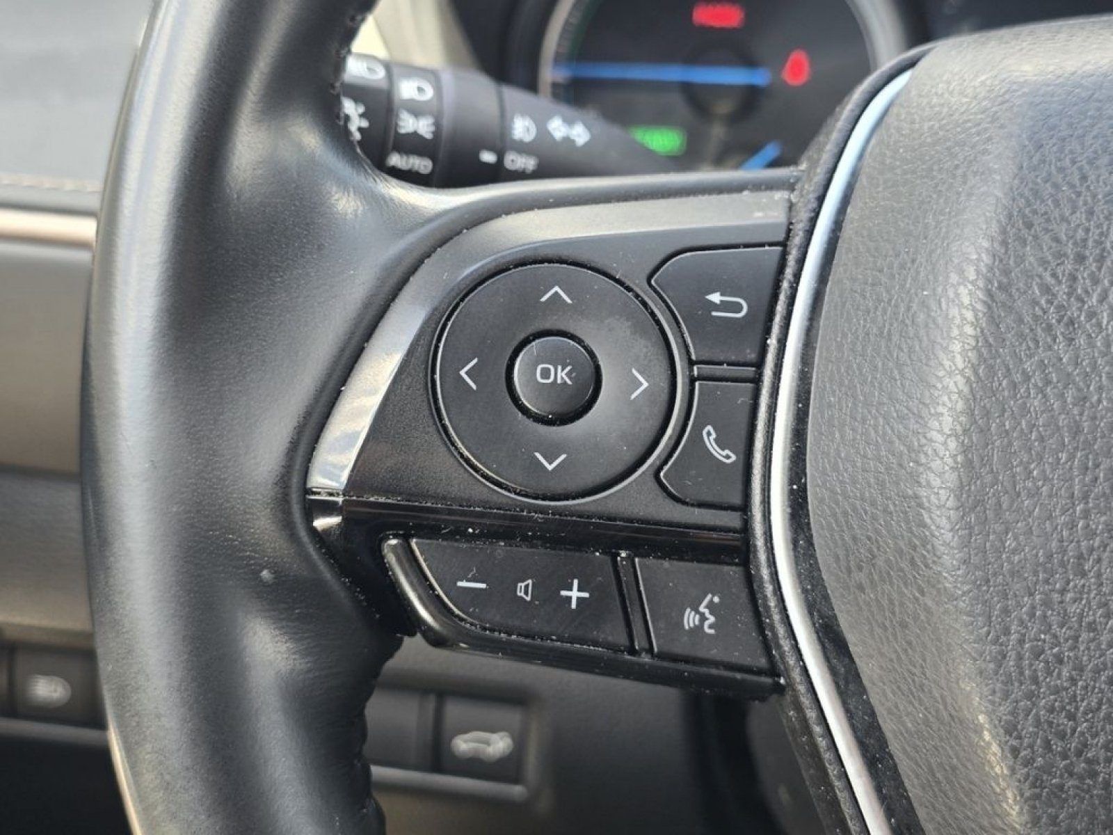 Used 2024 Titanium Toyota XLE image 30