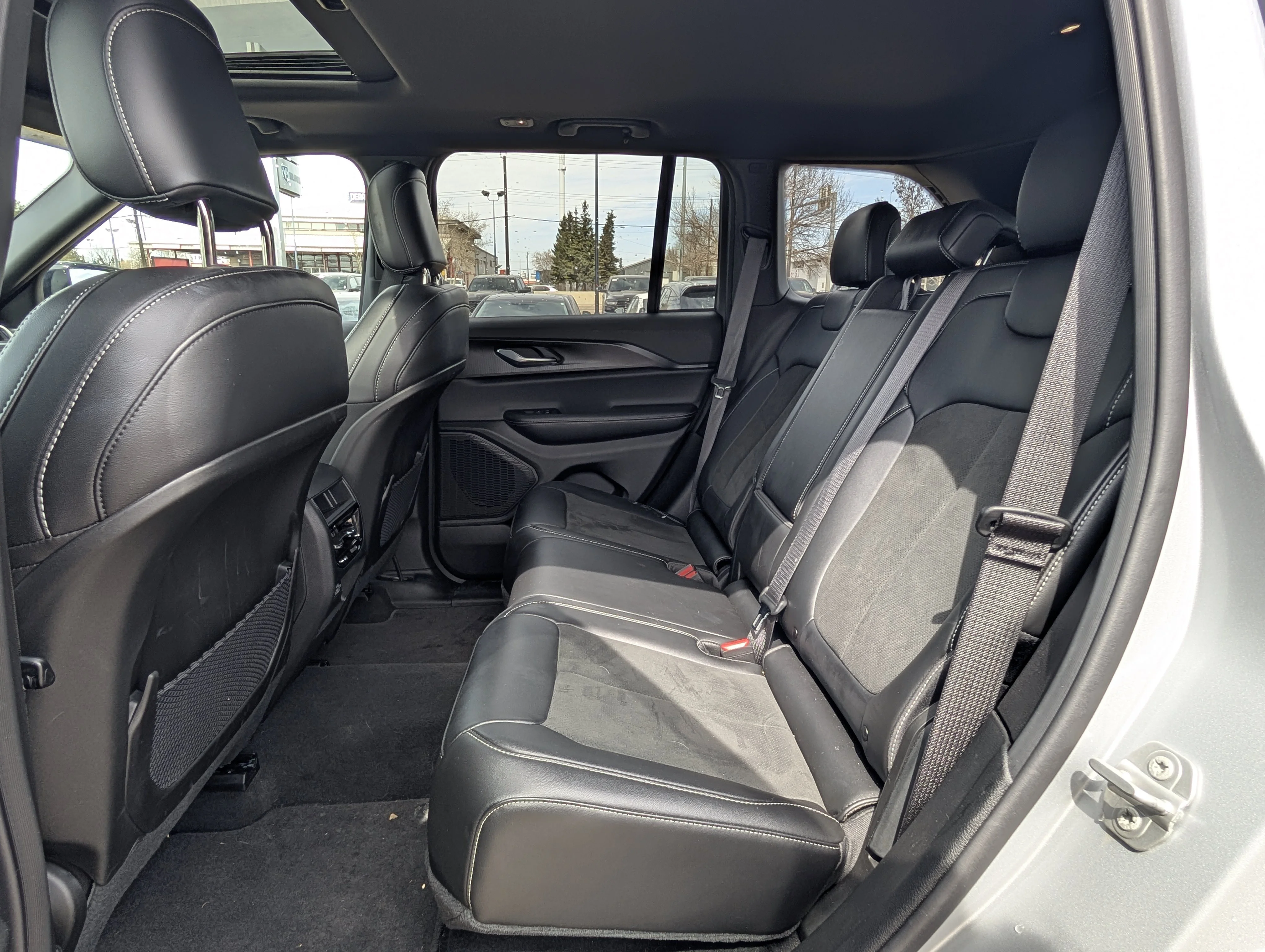New 2025 Silver Zynith Jeep Altitude image 19