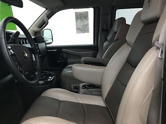 Used 2023 Red Chevrolet Explorer Limited SE image 19