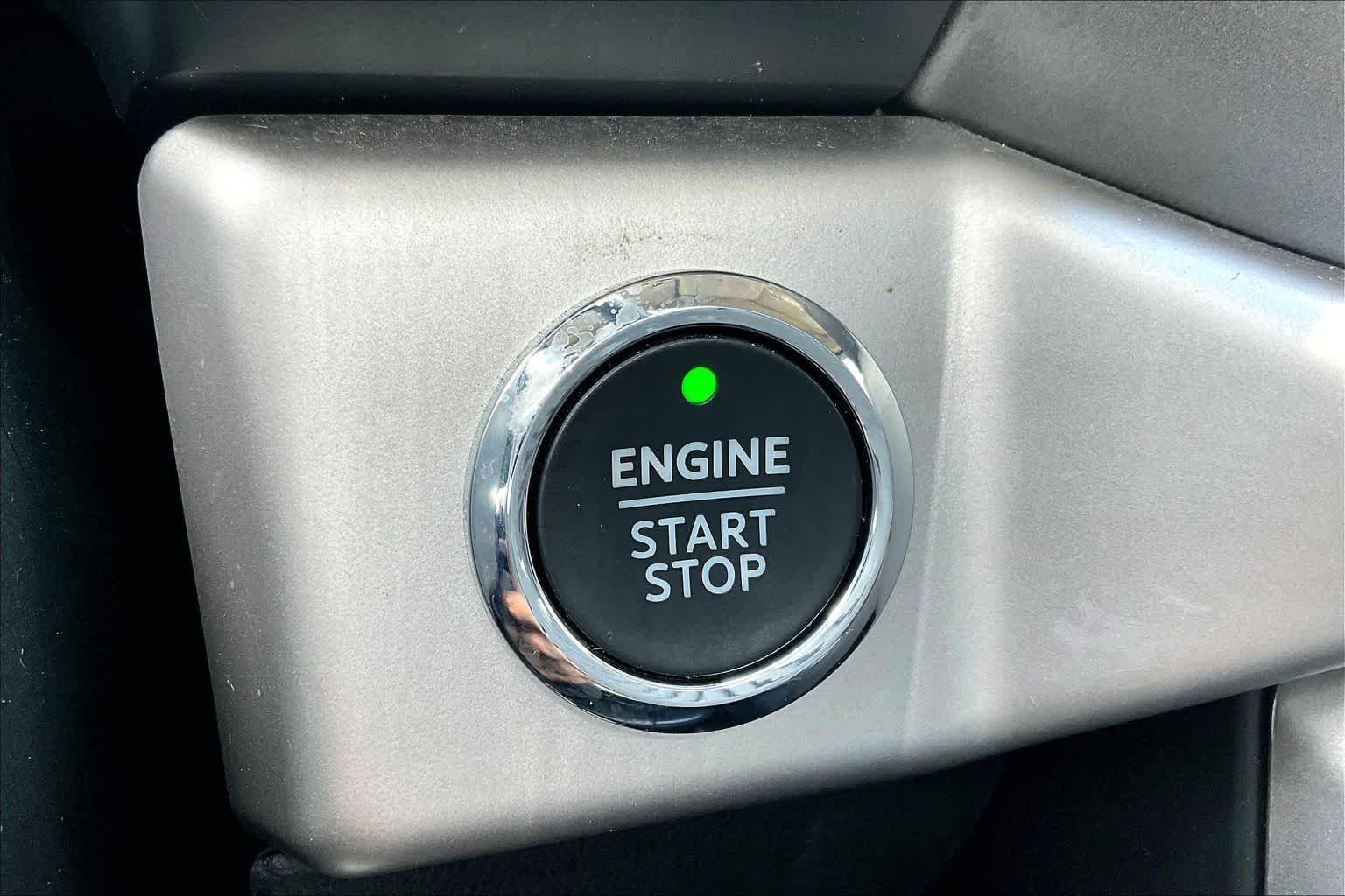 Used 2022 Agate Black Metallic Ford XLT image 32