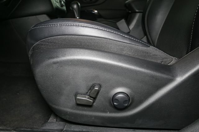 Used 2023 Black Jeep Altitude image 40