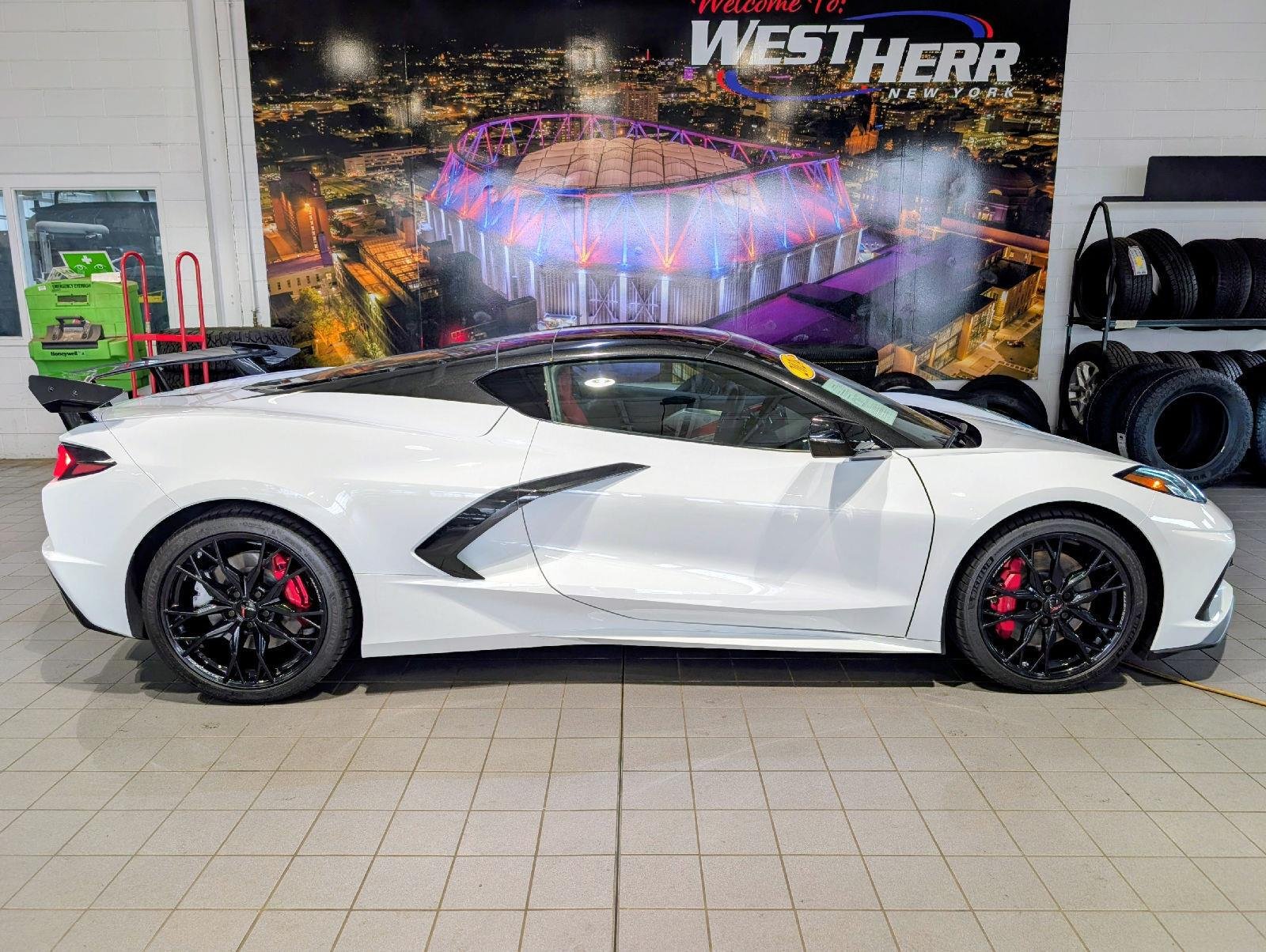 Used 2024 Arctic White Chevrolet 2LT image 9