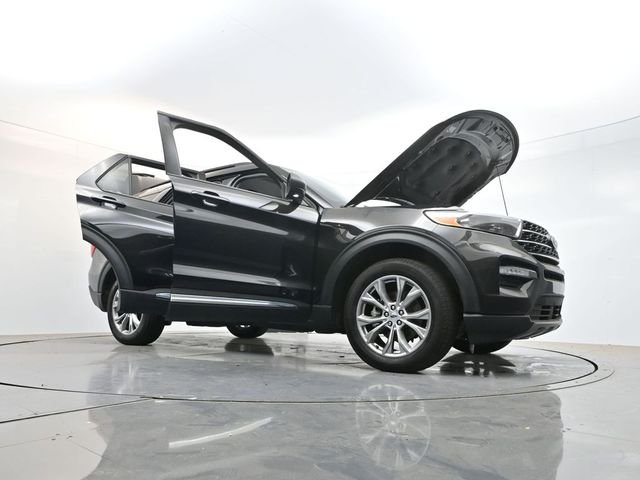 Used 2023 Black Metallic Ford XLT image 24
