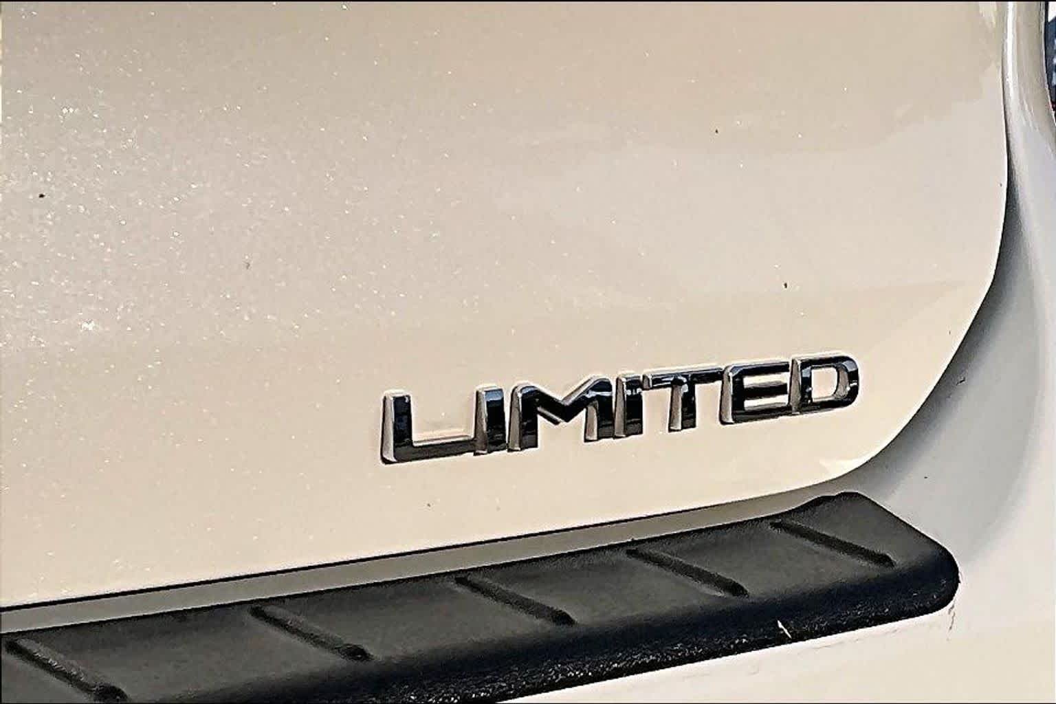 Used 2021 Blizzard Pearl Toyota Limited image 29