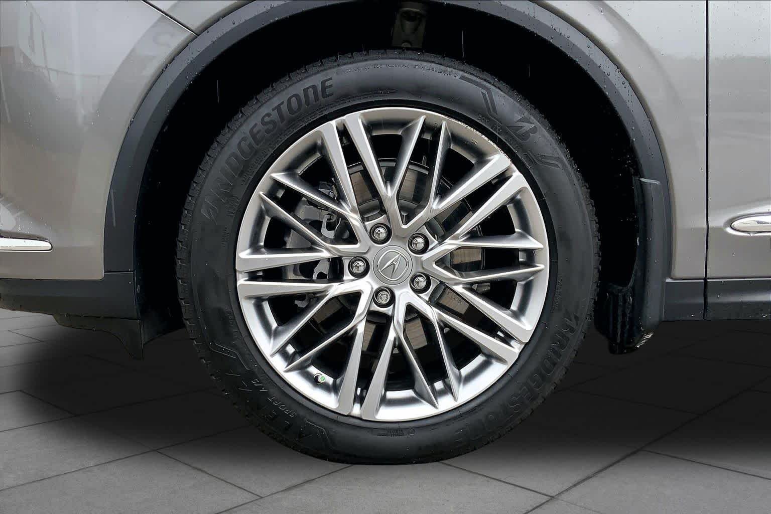 Used 2023 Liquid Carbon Metallic Acura w/Advance Package image 11