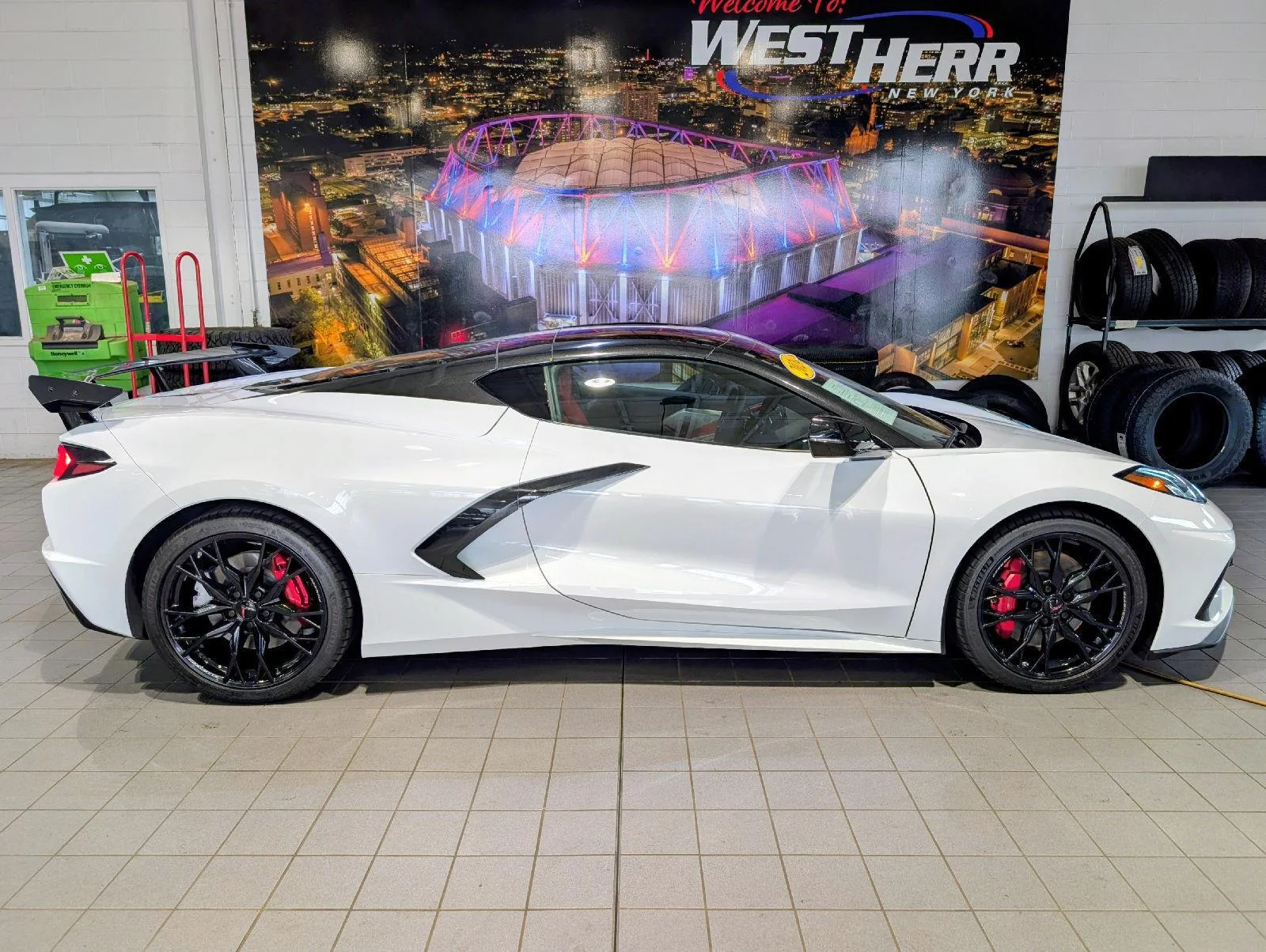 Used 2024 Arctic White Chevrolet 2LT image 9