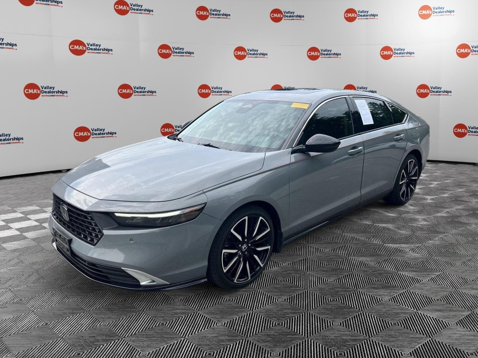 Used 2024 Urban Gray Pearl Honda Touring image 9