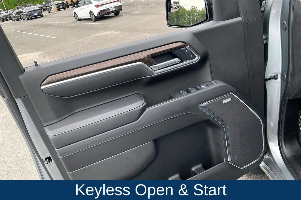 Used 2025 Sterling Gray Metallic Chevrolet LT Trail Boss image 30