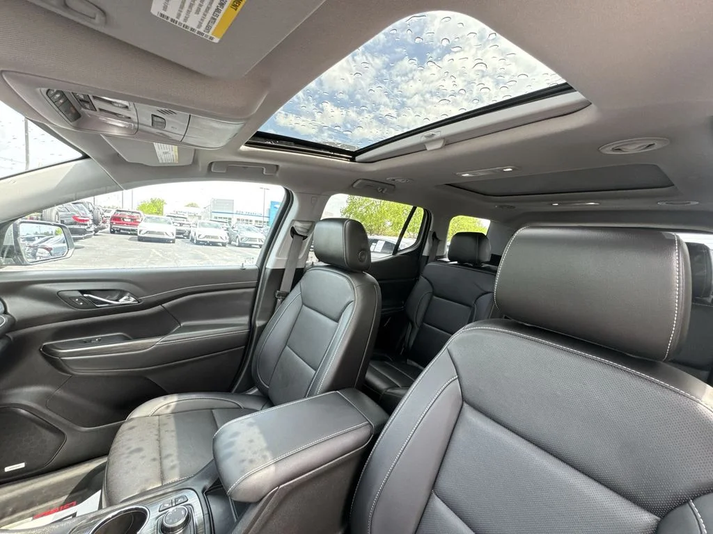 Used 2023 Silver GMC SLT image 22