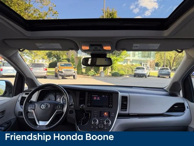 Used 2018 Gray Toyota XLE Premium image 50