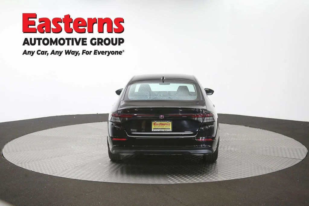 Used 2025 Black Honda SE image 36
