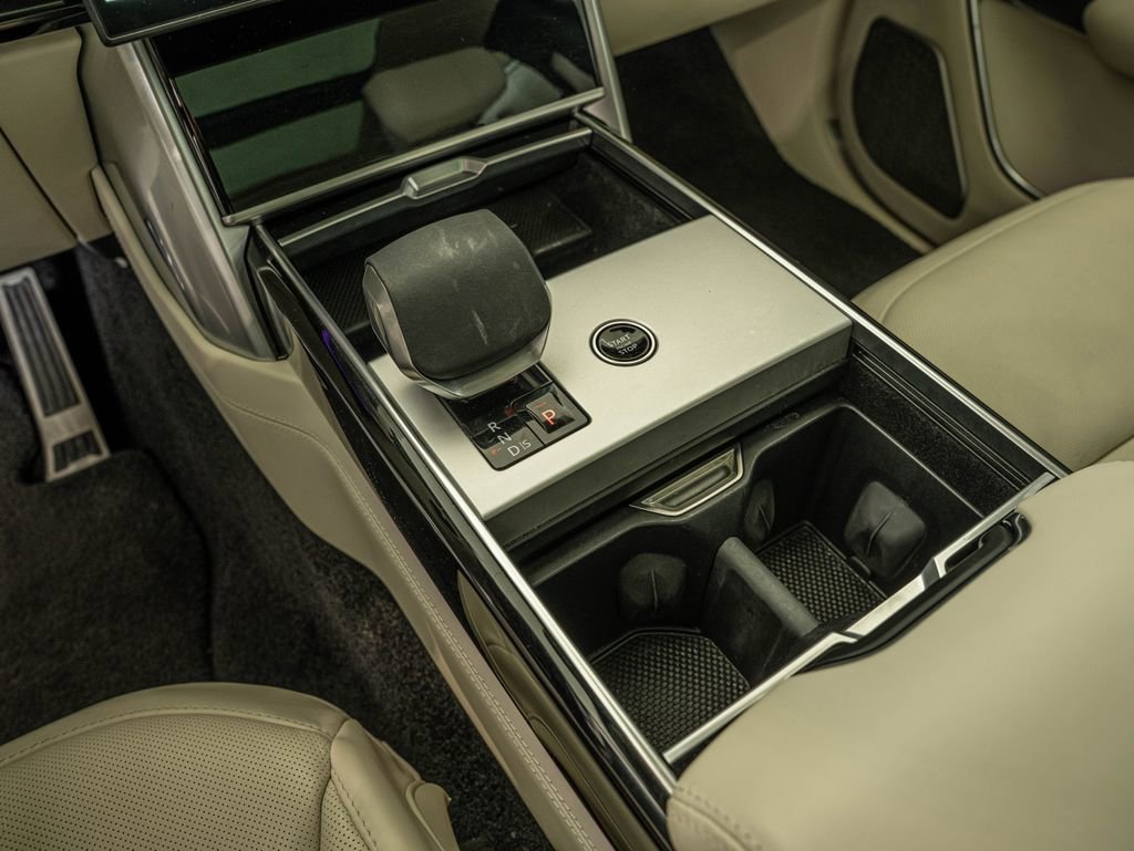 Used 2025 Fuji White Land Rover Autobiography image 27