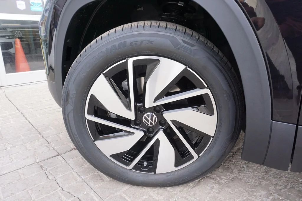 New 2026 Black Volkswagen 2.0T SEL image 37